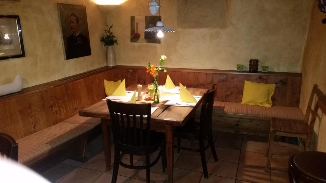 Gasthaus Kreuz Schruns Buitenkant foto